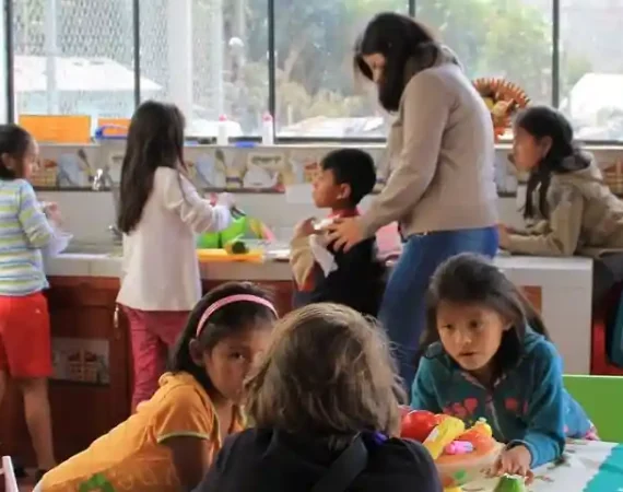 Kinder im Refugio de los Suenios