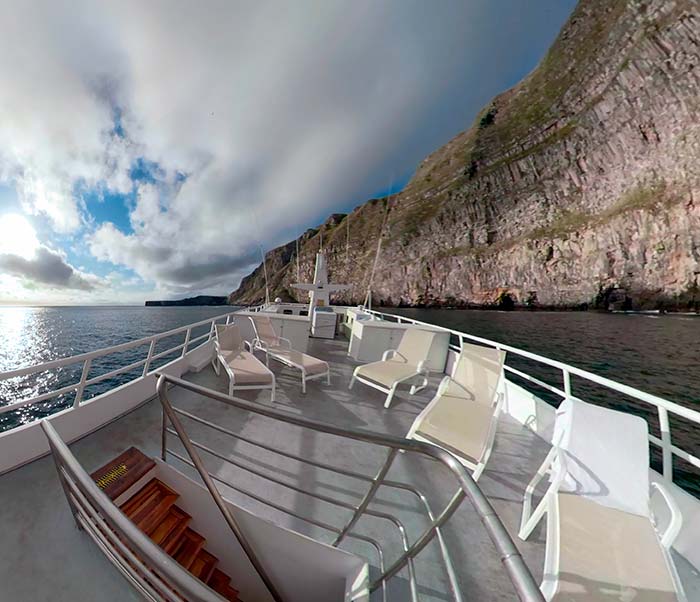 Sonnendeck Yacht Aqua