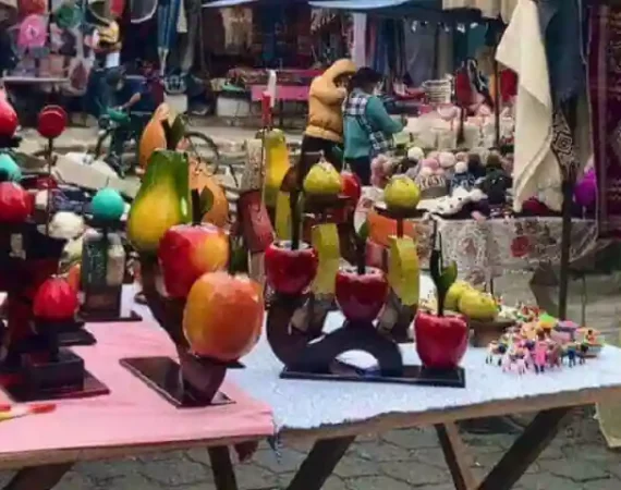 Verkaufsstand auf dem Markt von Otavalo