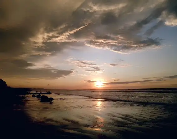 Sonnenuntergang am Strand von Esmeraldas