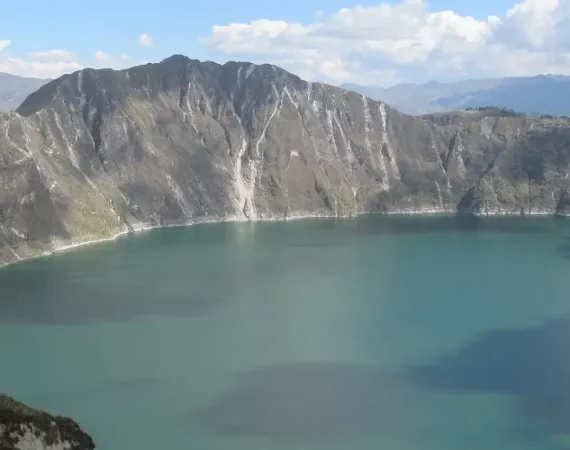 Blick über den Quilotoa See