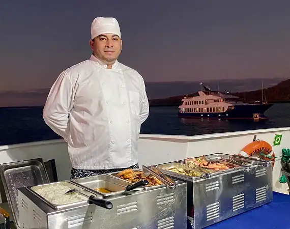 Auf der Yacht Treasure erwarten Sie exklusive Speisen