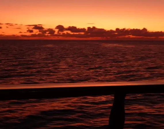 Sonnenuntergang über dem Pazifik bei Galapagos