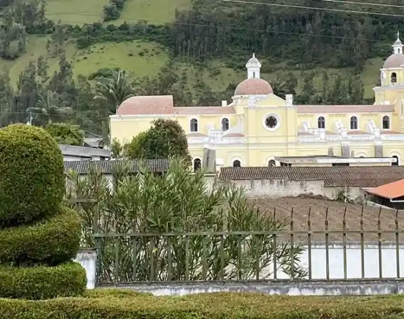 Panoramablick Atahualpa mit Kirche