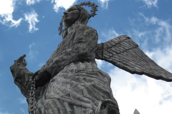 Quito Virgen Panecillo