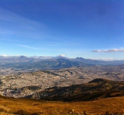 Ecuador-HIghlight-Fantastischer-Blick-auf-Quito-und-die-umliegenden-Vulkane – Kombinationsreisen Aublick auf Quito und die umliegende Vulkankette - Ecuador Kombinationsreisen