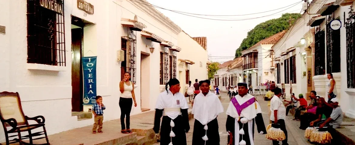 traditionelle kleidung mompox banner